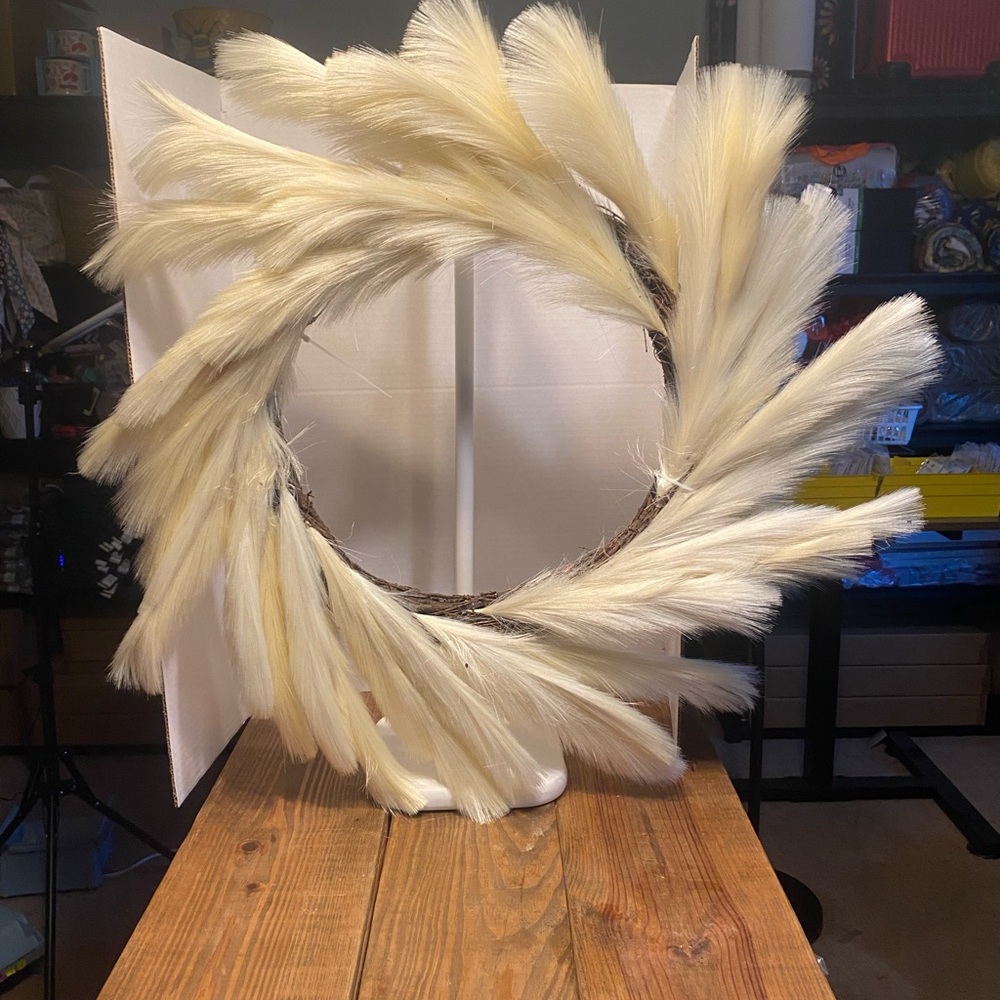 Natural Cream Feather Wreath - Home Accent